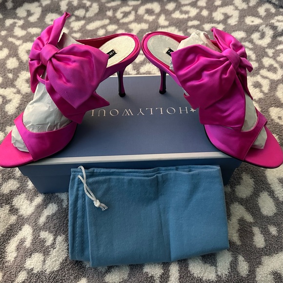 Elegant Pink Bow Heels